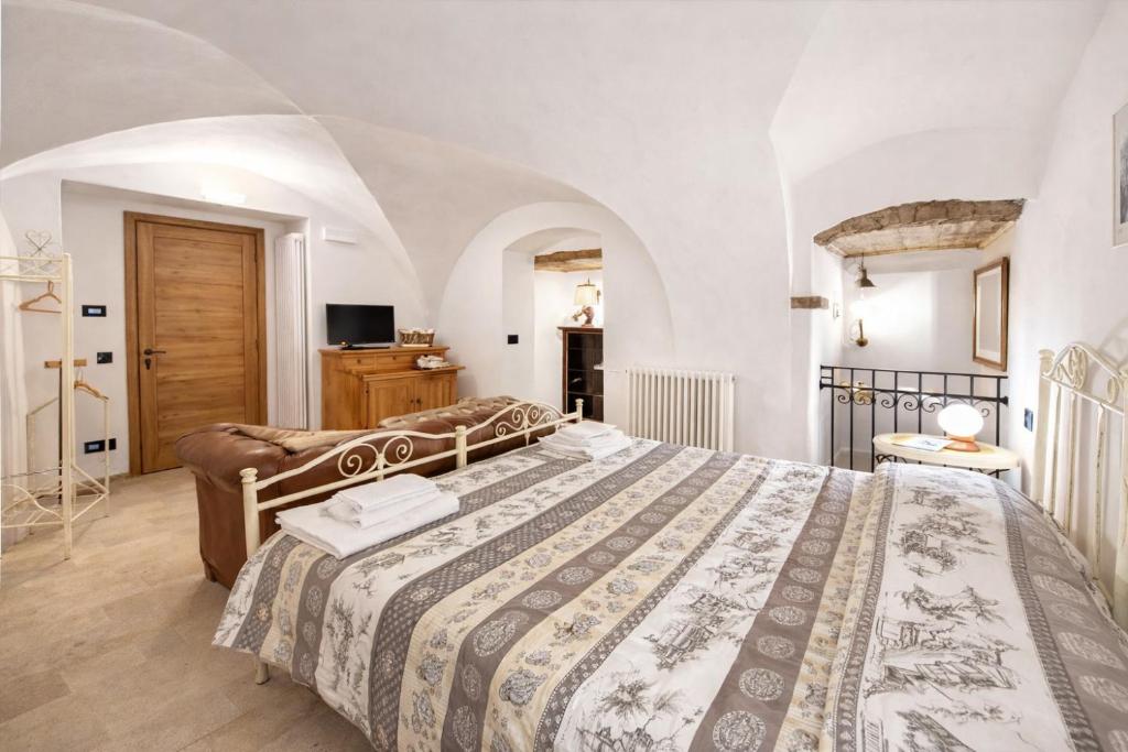La SUITE delle Scuderie di Casa Bernardi con Vasca Freestanding, PetFiendly con Area Cani - 5