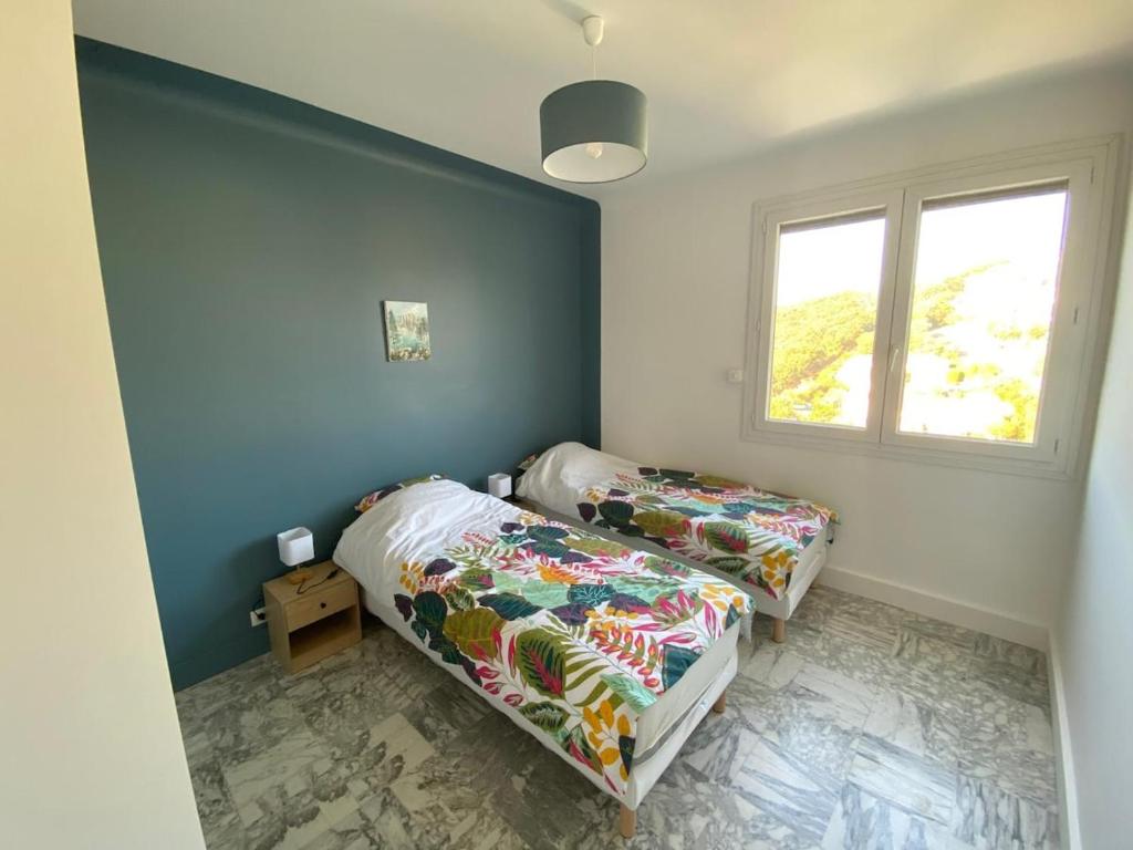 Luxury two bedroom apartment in Ajaccio panoramic views everything within walking distance - 2