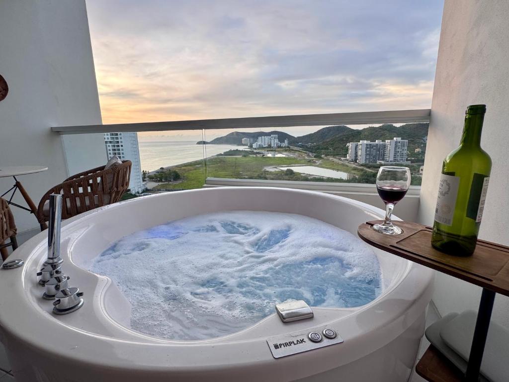 Suite con Jacuzzi y Hermosa Vista al Mar - 3