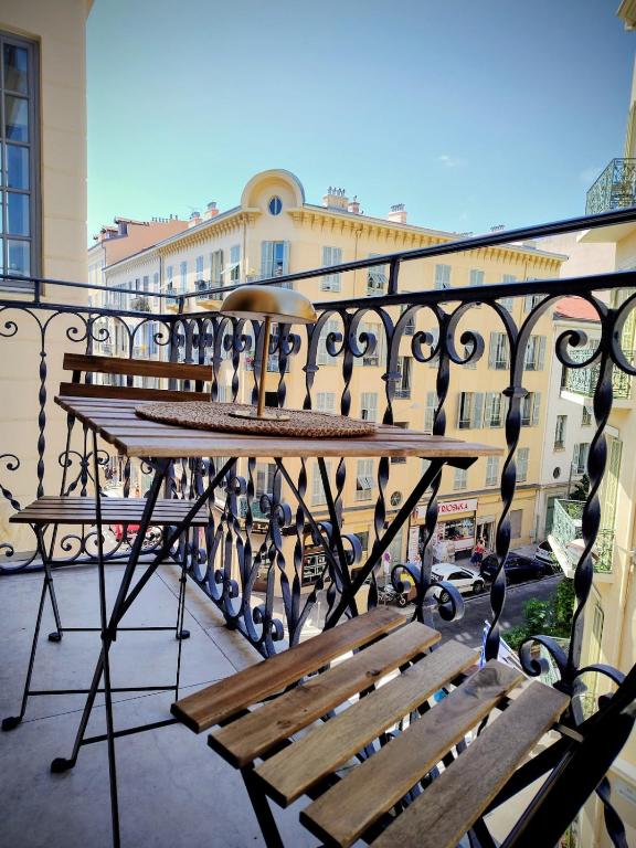 Carré DOrelegant 2 BR - 1