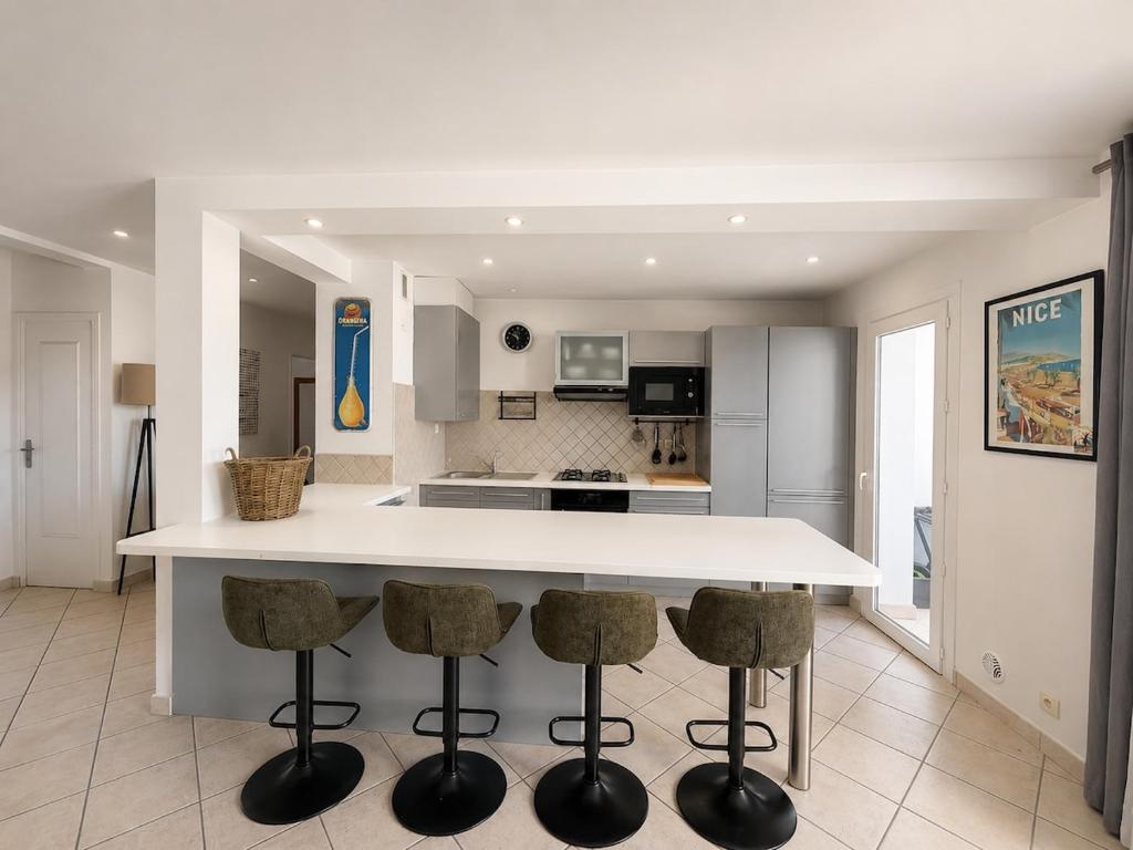 Sea view, beach within walking distance, Juan-les-Pins - 4