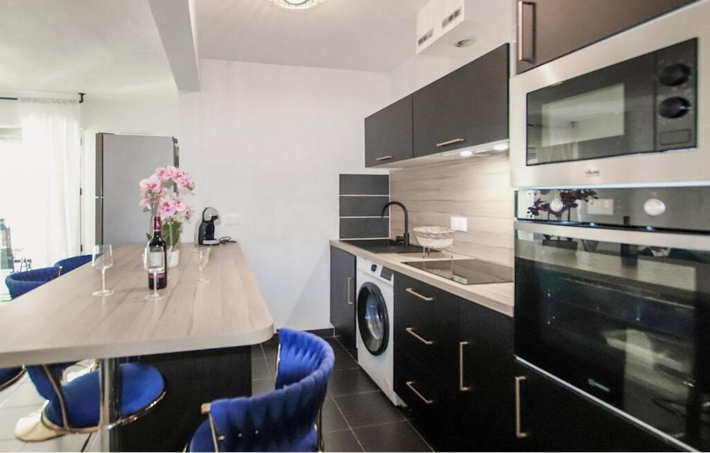 T3 deux chambres, Parking privé et T3 situé à 15 min à pied du Palais des Papes - 5