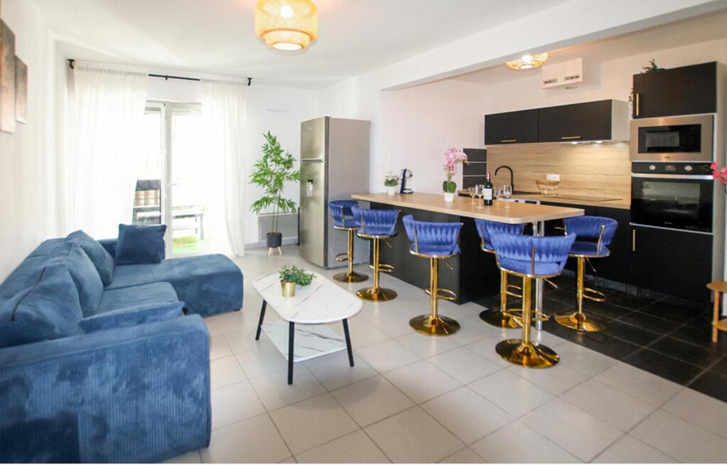 T3 deux chambres, Parking privé et T3 situé à 15 min à pied du Palais des Papes - 1