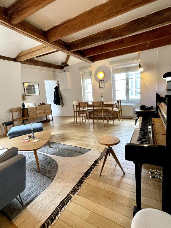 Beautiful Apartment in Paris Center - 2