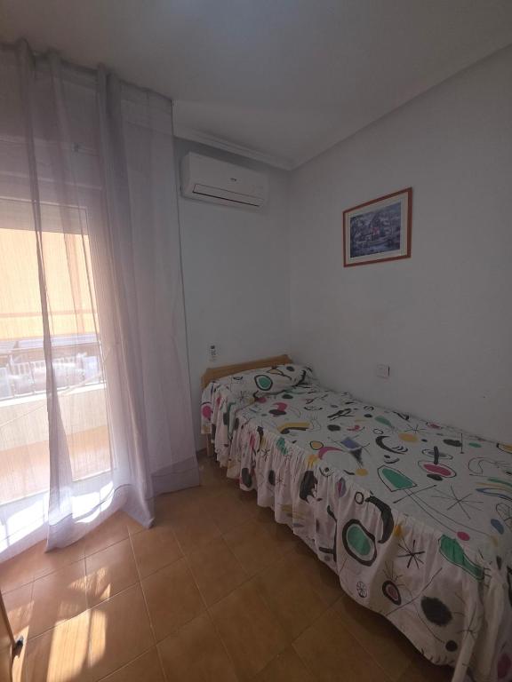 Bungalow in Santa Pola with 4 rooms - 2