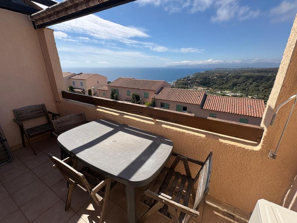 Appartement vue mer et Esterel avec piscine - 3