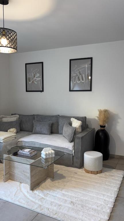 Charming 2 room garden level with garage - 1