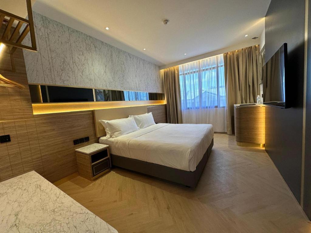 Grand City Hotel