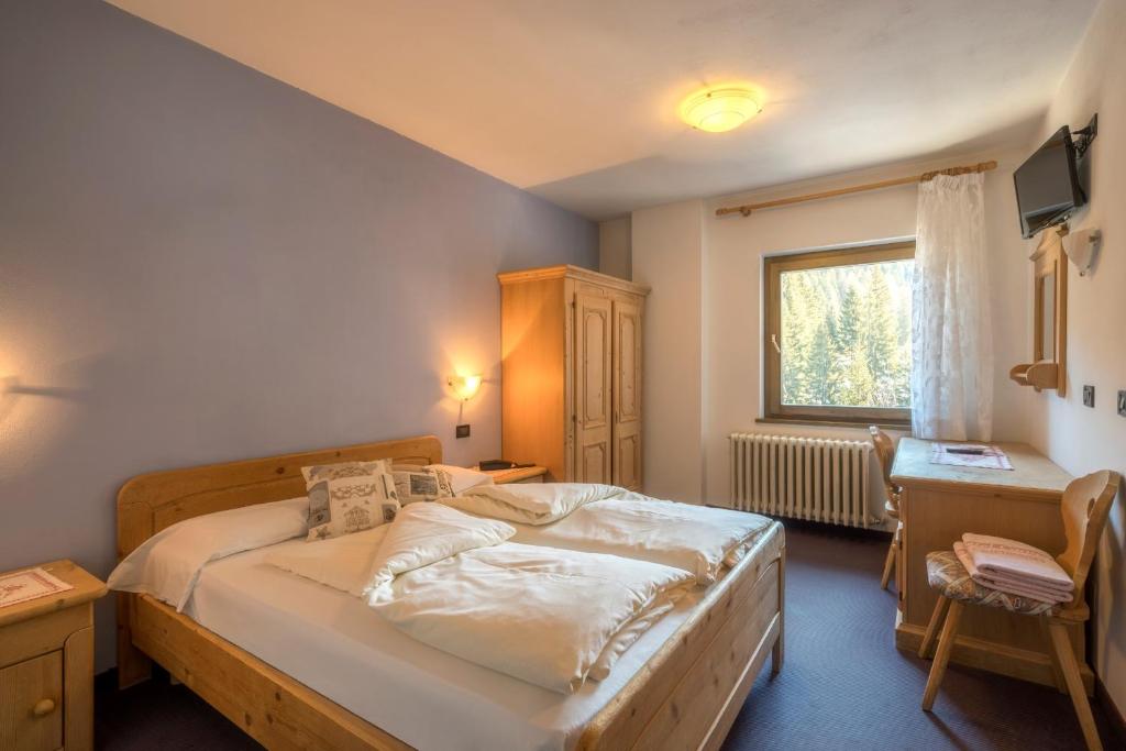 Hotel Canada photo