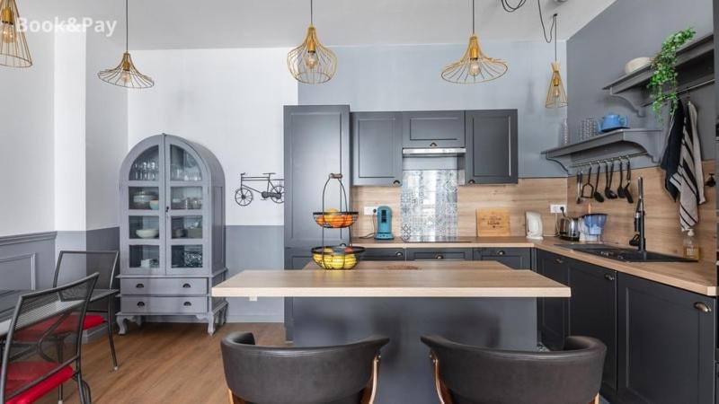 Spacious 3 Bedrooms flat in town center - 2