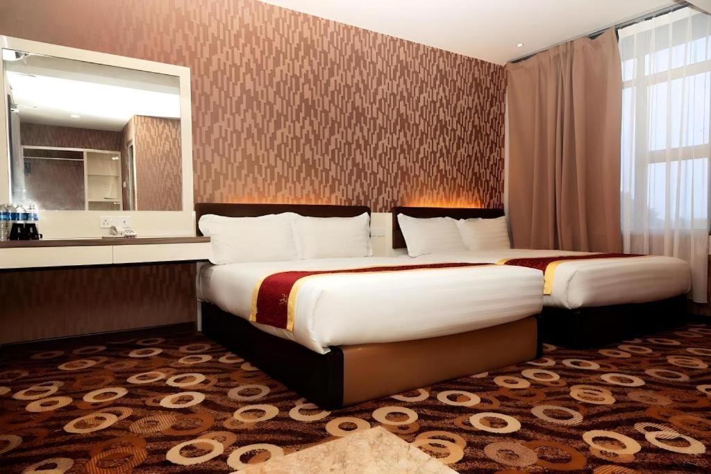 Golden Valley Hotel