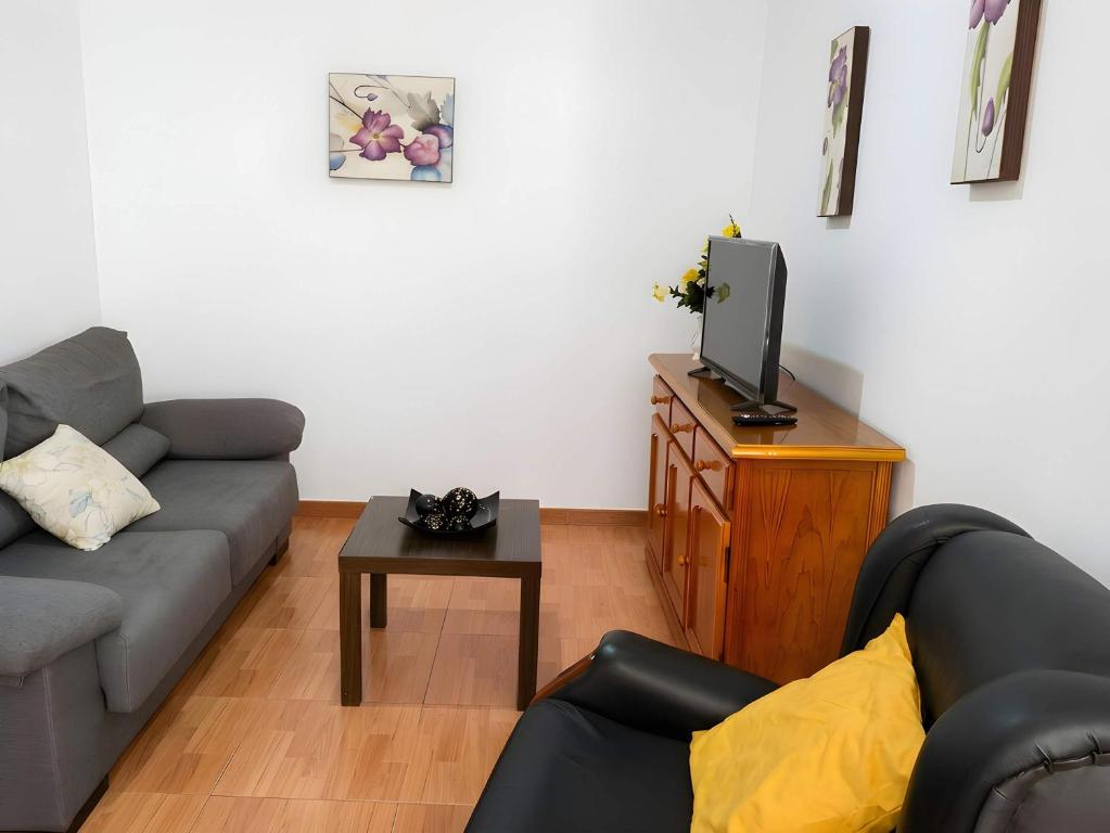 Apartamentos Tranquilos Conil Facil Aparcamiento con patio interior solo capetamos familias y parejas - 2