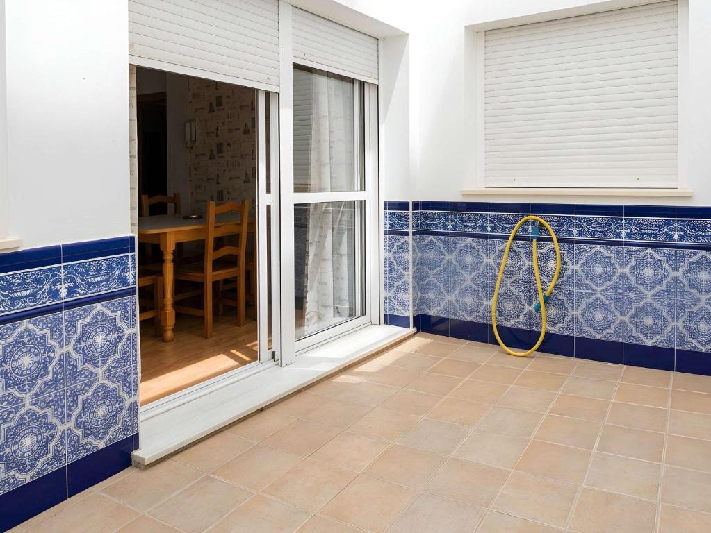Apartamentos Tranquilos Conil Facil Aparcamiento con patio interior solo capetamos familias y parejas - 5
