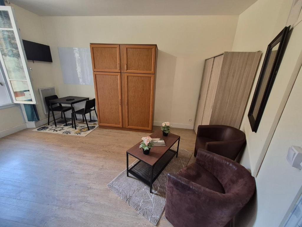 spacieux studio Paris Gambetta - 5