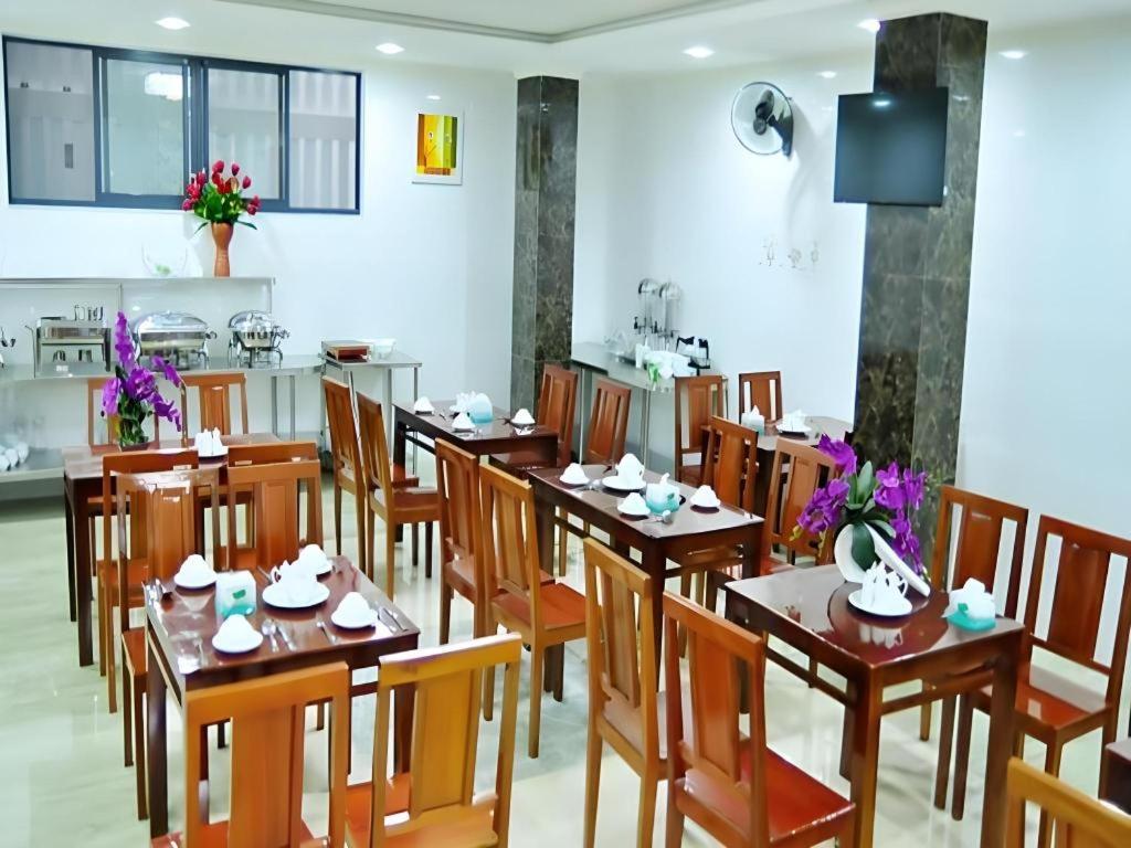东芳海滩酒店 (Tung Phuong Beach Hotel)