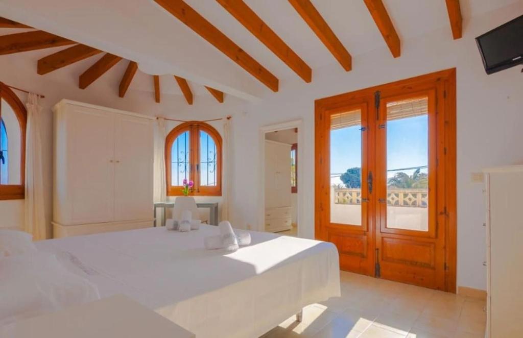 Beautiful villa with private pool, ocean view, garden - 4