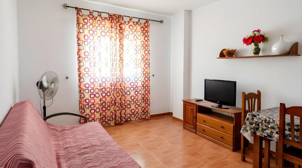 Apartamento lugar Tranquilo facil aparcamiento solo alquilamos a familias y parejas - 4