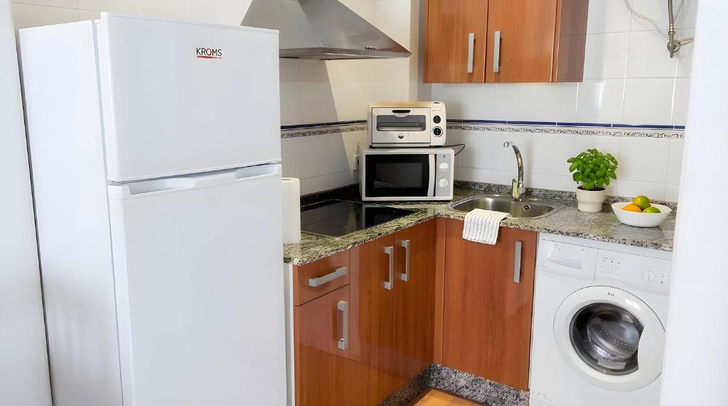 Apartamento lugar Tranquilo facil aparcamiento solo alquilamos a familias y parejas - 5