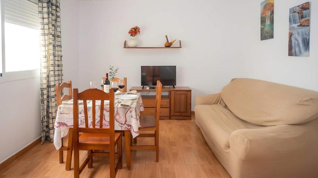 Apartamento acogedor en Conil Solo parejas y familias - 2