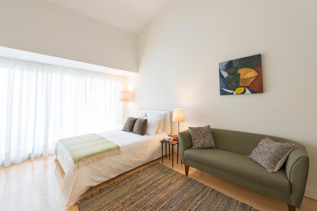 Bright Downtown Apartment photo