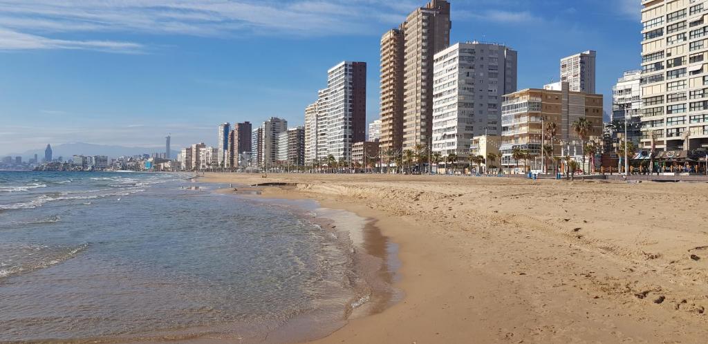 2ª LINEA PLAYA LEVANTE APT PARA 2 ADULTOS,--Aire acondi, piscina, opción "garaje EXTRA" - 2