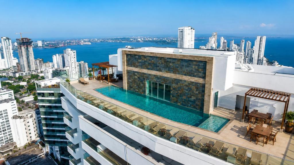 Frente al Mar, Piscina Piso 38 - 3