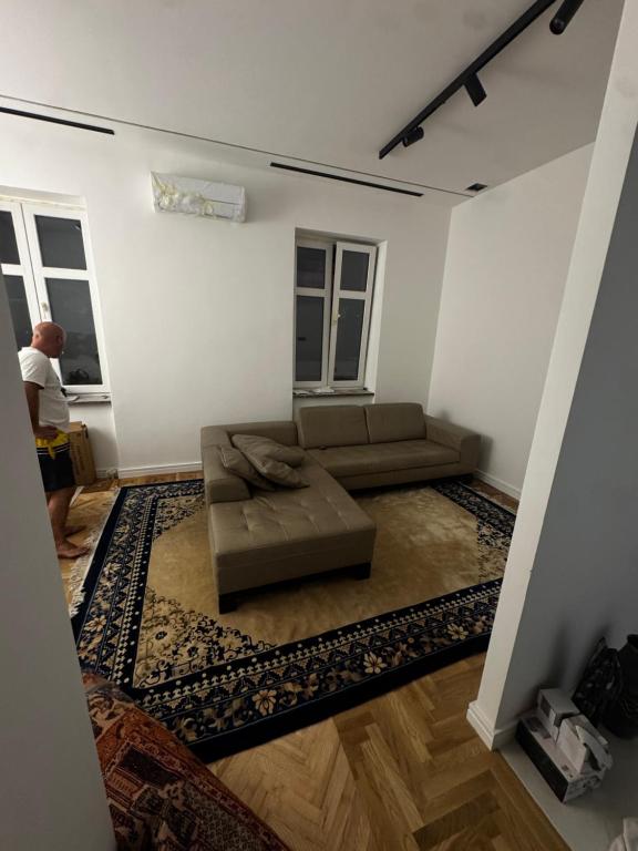 Gallery 5 - 3