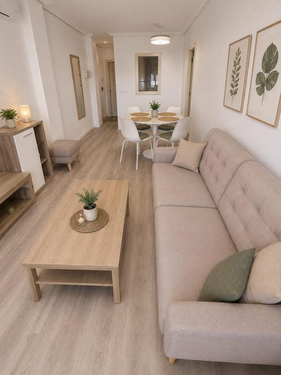 Cabo Roig 2 bed apartment with sea views - 3