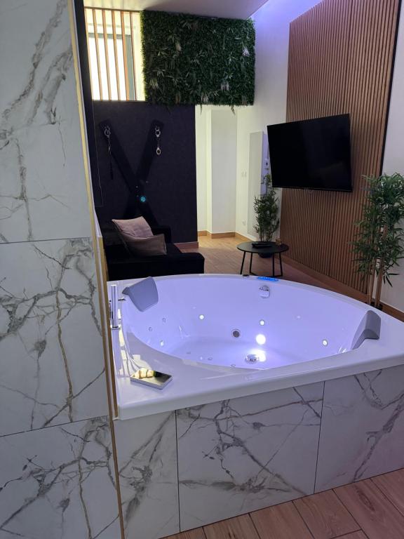 L evazion jacuzzi appartement Grenoble - 3
