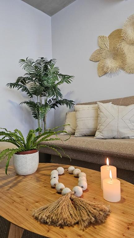 Chic Luxury 2BR Apartment - Modern Design - 4