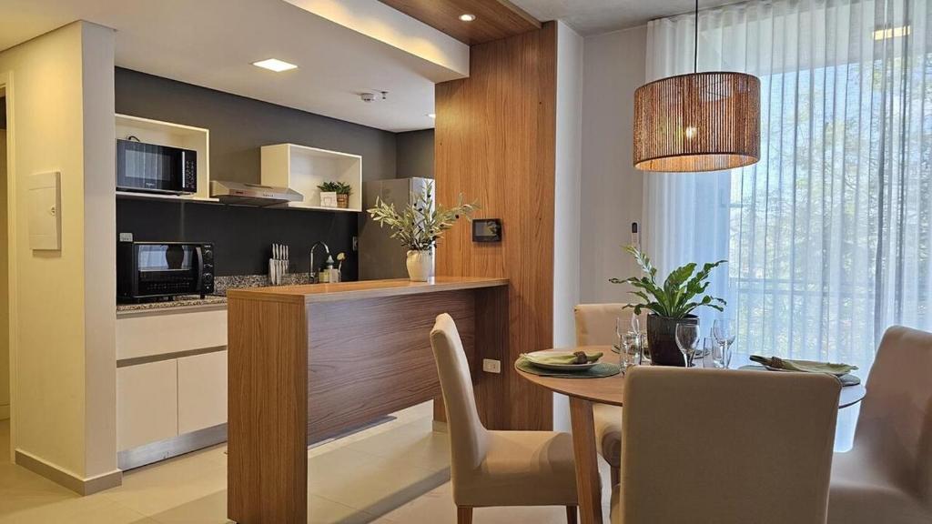 Chic Luxury 2BR Apartment - Modern Design - 1
