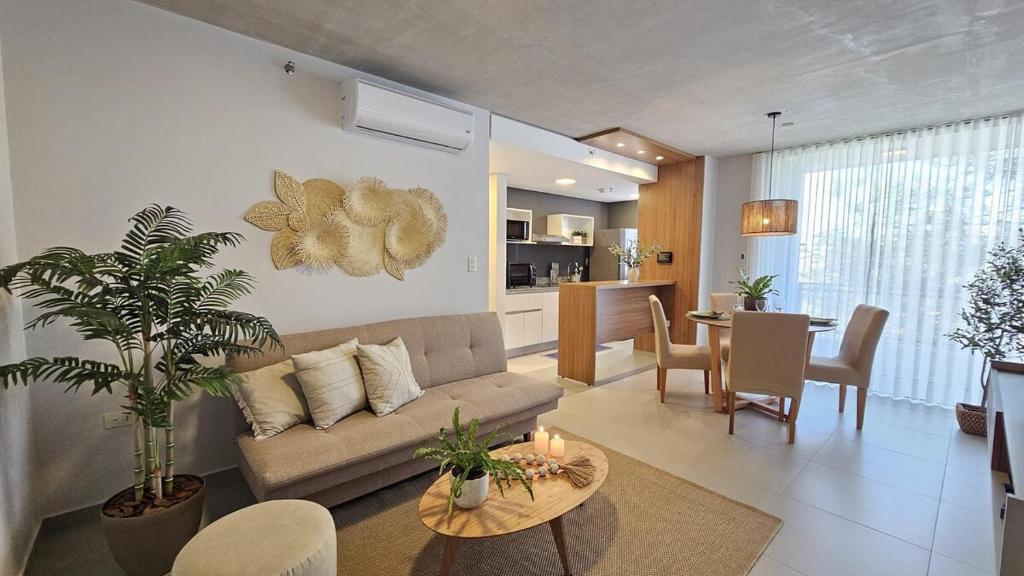 Chic Luxury 2BR Apartment - Modern Design - 3