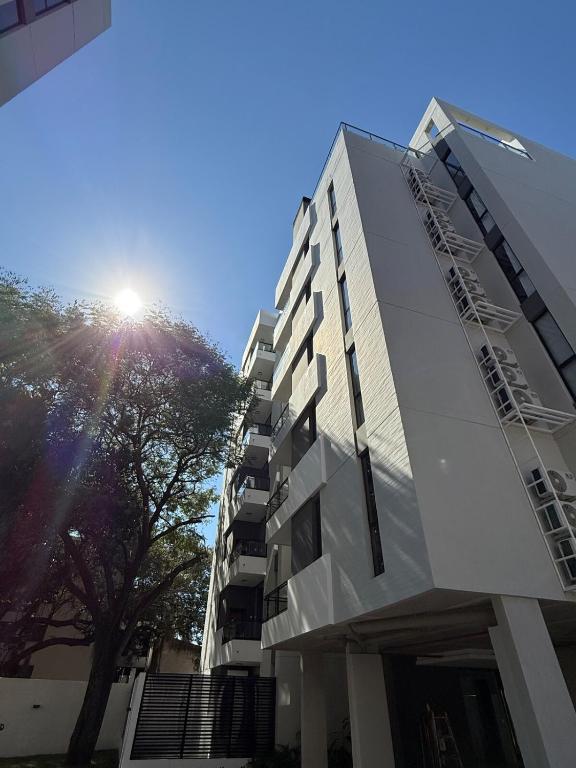 Chic Luxury 2BR Apartment - Modern Design - 2