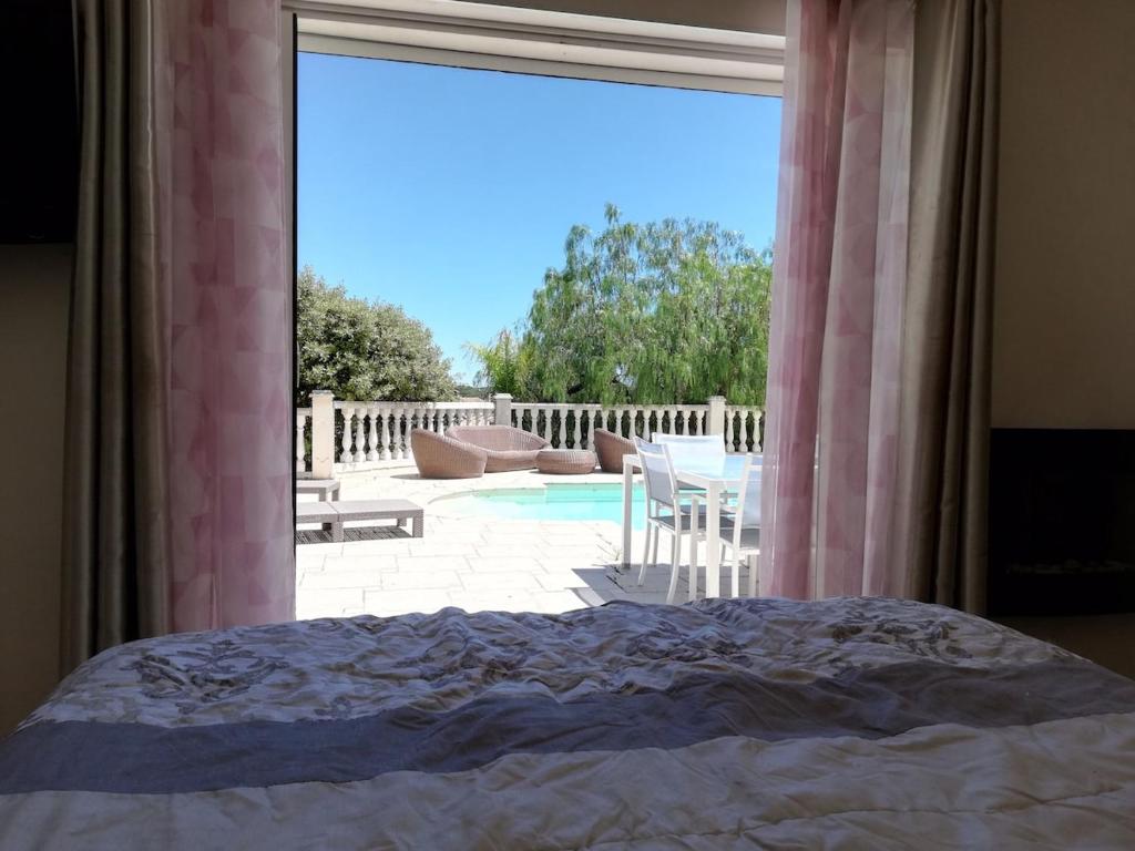 Bright villa with pool - 2