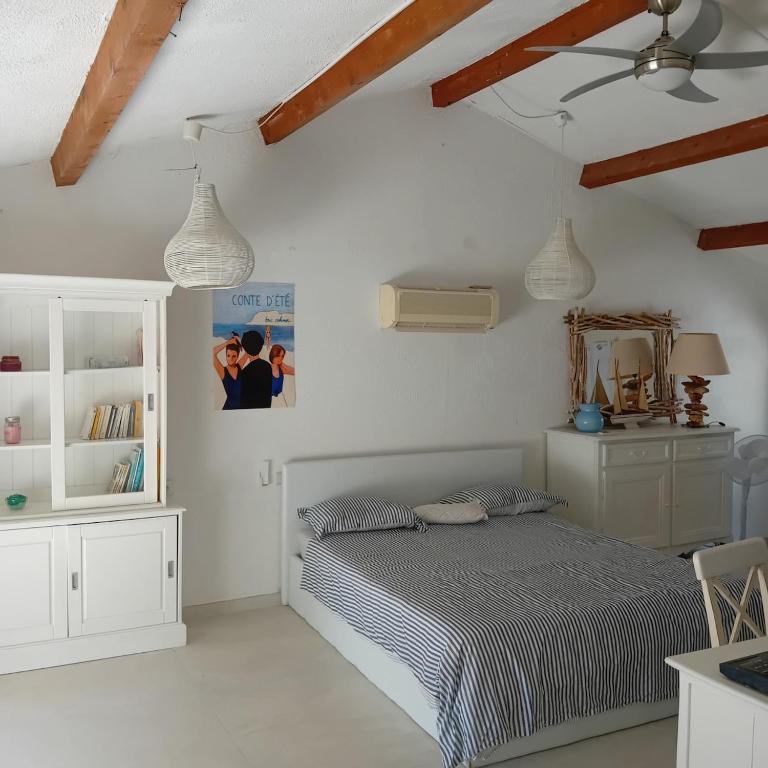 Bright villa with pool - 5