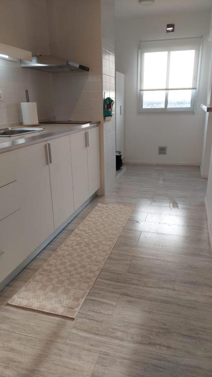 Impecable y amplio Zona Polideportivo y Hospital Privado - 5