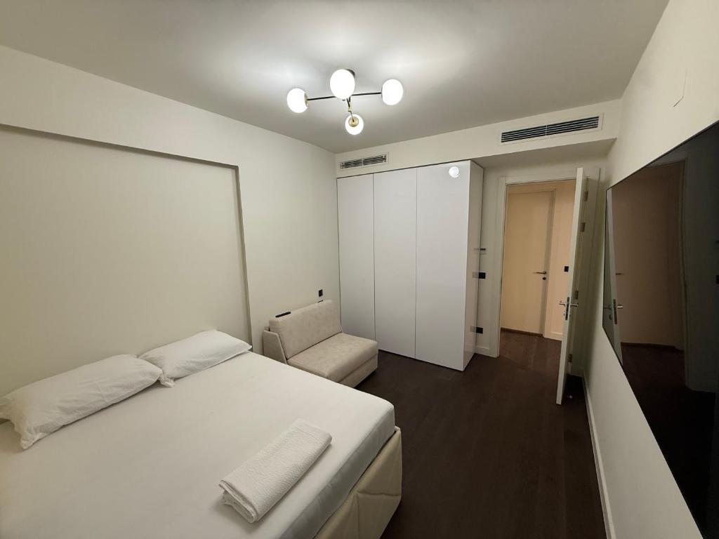 Riverside Prestige - 1