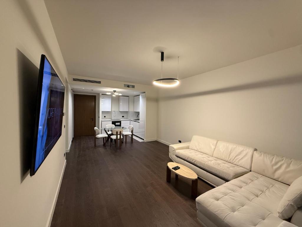 Riverside Prestige - 4