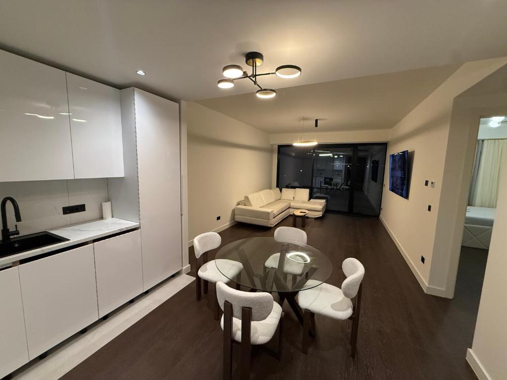 Riverside Prestige - 5