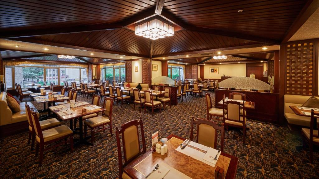 Restaurant, The Howard Plaza Hotel Taipei in Taipei