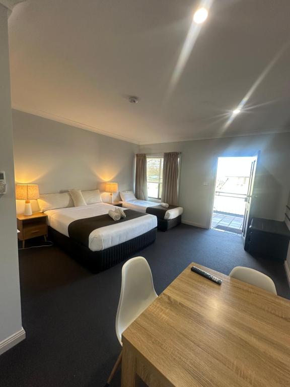 The Aston Motel - Tamworth