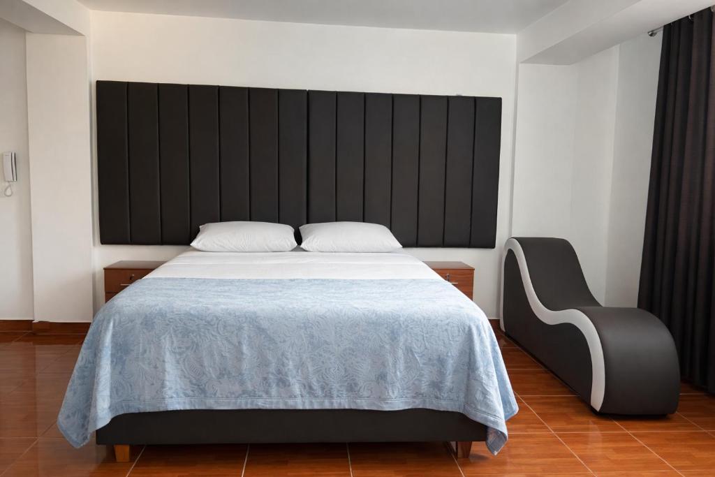 Hotel Madrid - 1