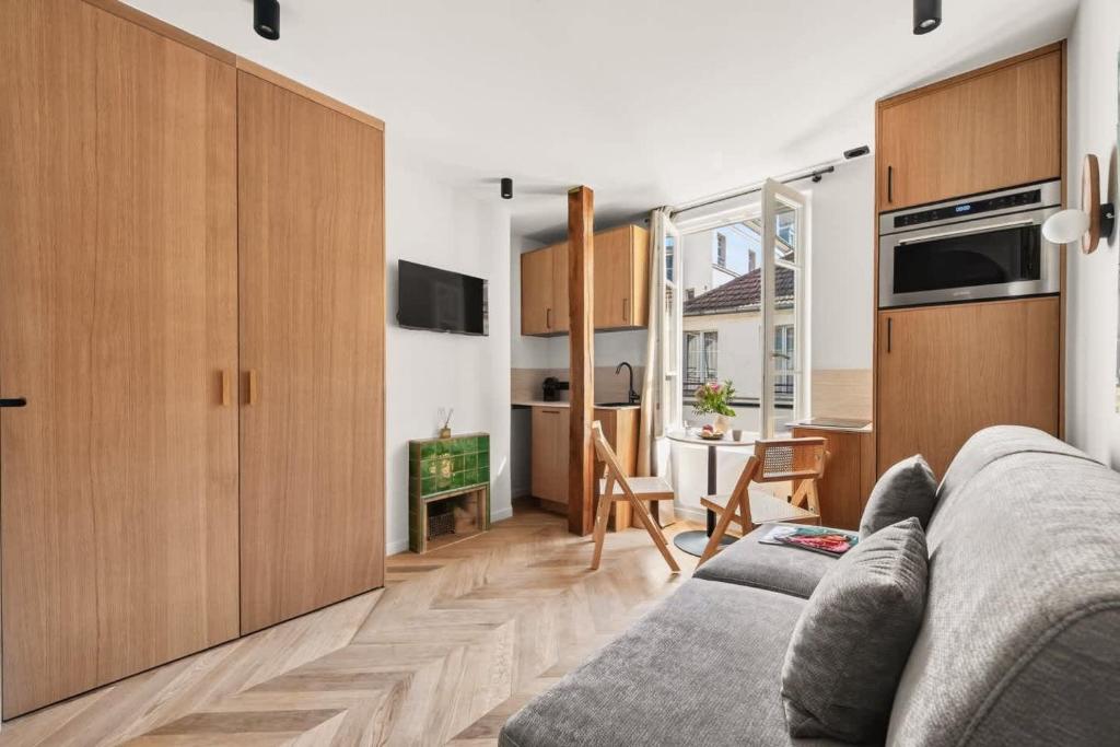 Elegant Studio Marais Place des Vosges - 2