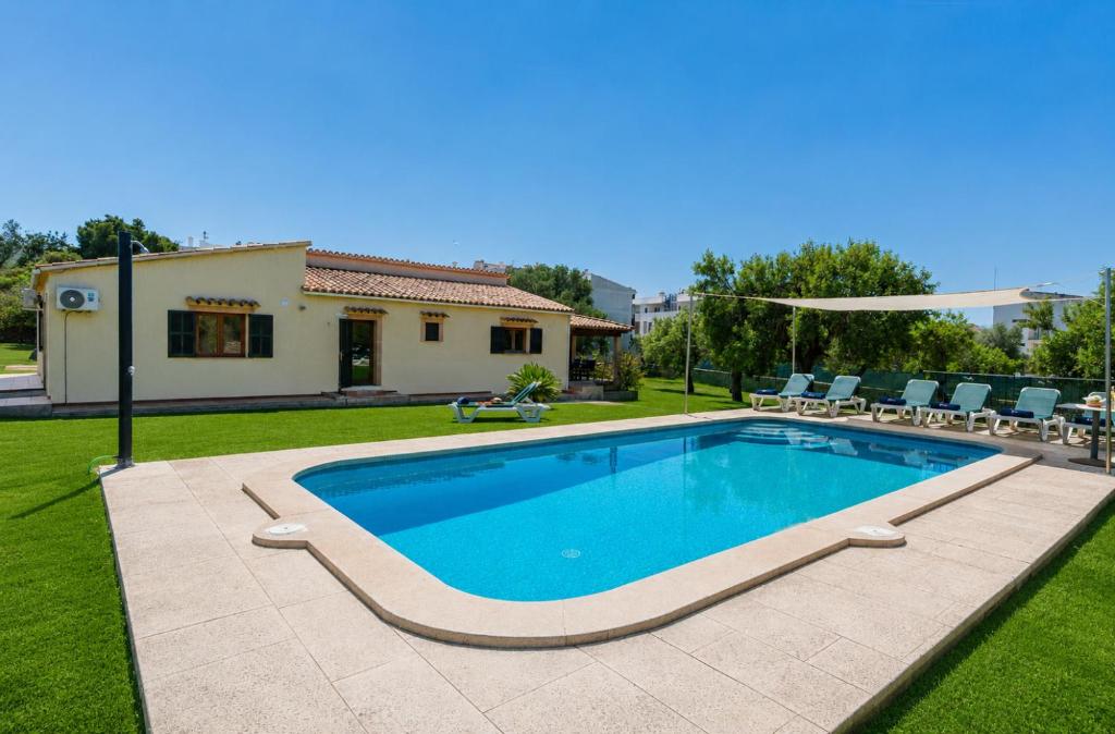 Villa Can Gallina by Homevillas360 - 1