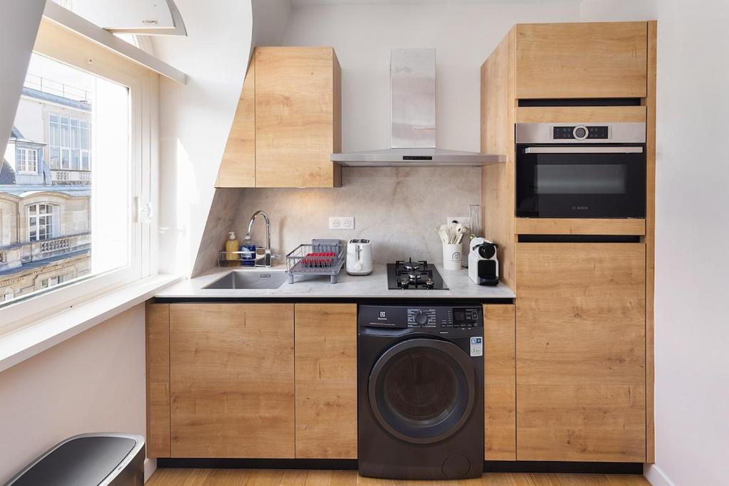 Modern suite near Champs Elysées - AC equipped - 4