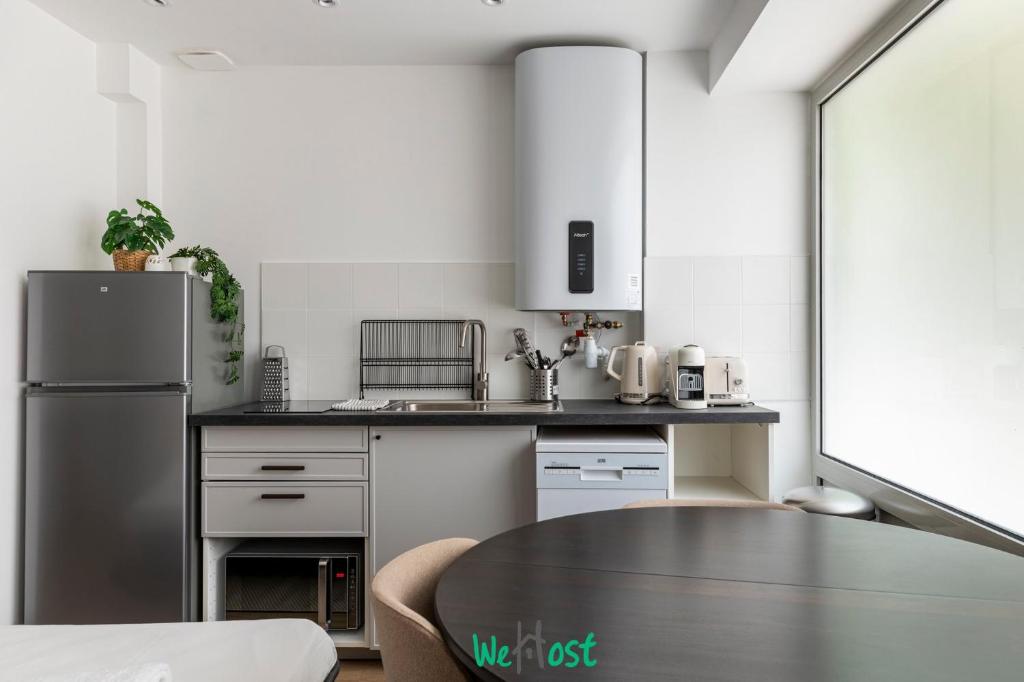 Paris Getaway: Charming 30m² Flat for 4 - 3