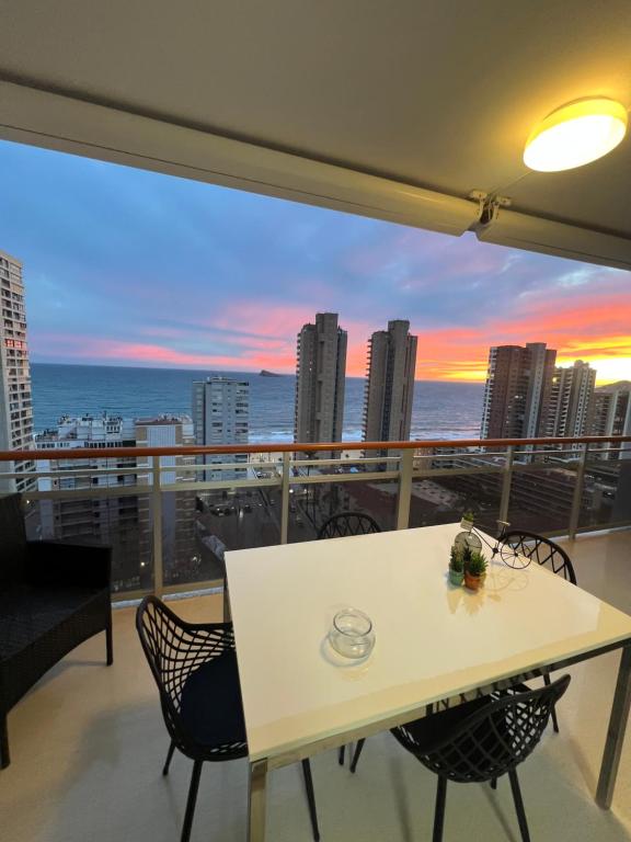 Coblanca 41-spectacular views-gym-heated pool-sauna-jacuzzi-wifi-3 minutes walk from the sear - 2