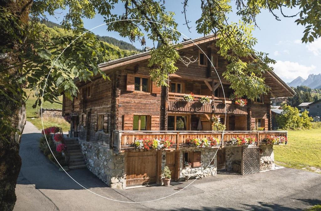 Completely renovated and tastefully furnished property in La Clusaz - 1