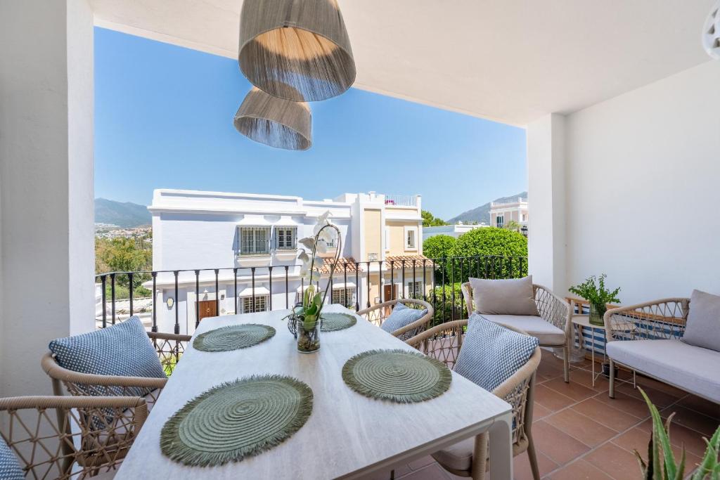 Stylish luxury apartment in Nueva Andalucia - 2