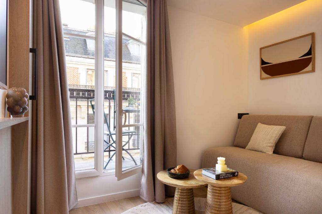 Refined studio with balcony - 2P - Saint Lazare - 1